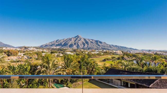 Luxury villa for sale in Las Brisas, Nueva Andalucia, Marbella