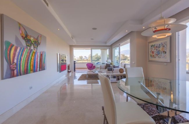 Apartment for sale in New Golden Mile, Estepona East