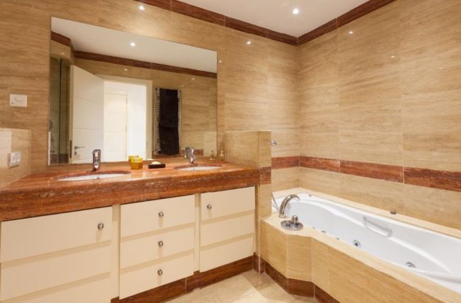 Apartment for sale in New Golden Mile, Estepona East