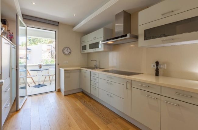 Apartment for sale in New Golden Mile, Estepona East