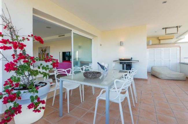 Apartment for sale in New Golden Mile, Estepona East