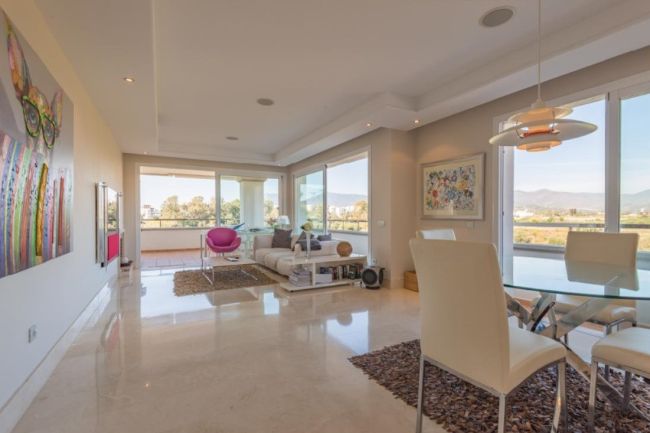 Apartment for sale in New Golden Mile, Estepona East