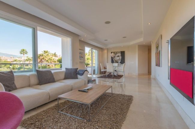 Apartment for sale in New Golden Mile, Estepona East