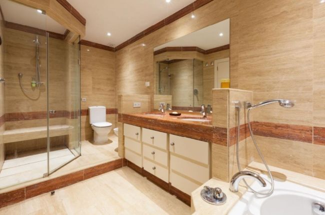 Apartment for sale in New Golden Mile, Estepona East