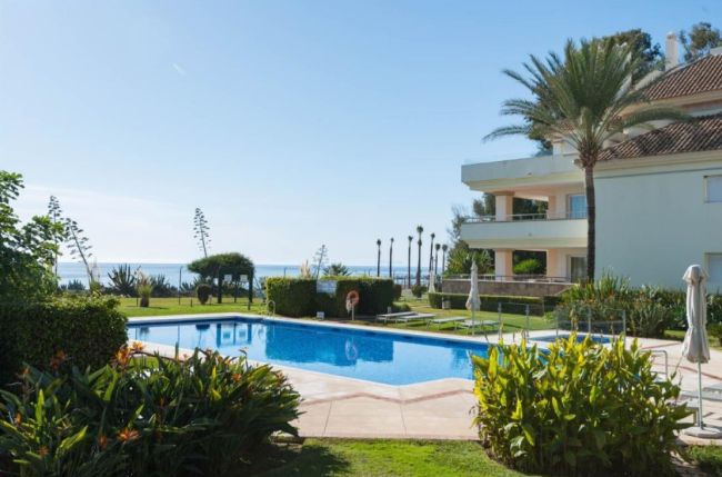 Wohnung zu verkaufen in Guadalmansa Playa, Estepona Ost