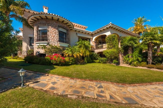 Magnificent mansion in the New Golden Mile