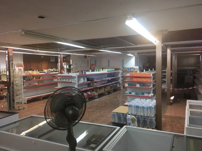 Kommersielle lokaler (gratis) ligger stranden på New Golden Mile