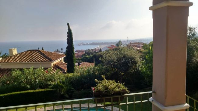 Villa til salgs i Torreguadiaro, Sotogrande