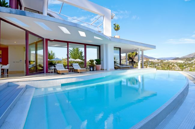 Villa for korttidsleie i Los Naranjos de Marbella, Nueva Andalucia