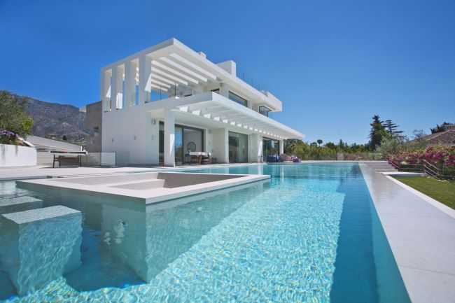Villa for korttidsleie i Altos de Puente Romano, Marbella Golden Mile