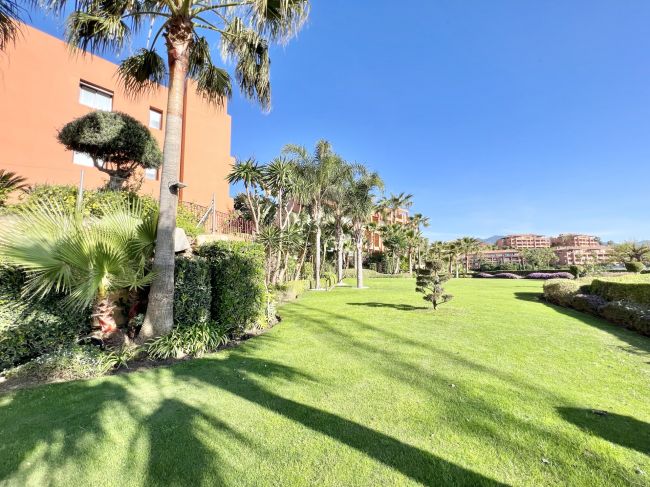 Leilighet på grunnplan til salgs i Los Flamingos, Benahavis