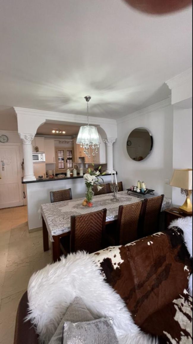 Delvis frittstående hus til salgs i Villacana, Estepona Øst