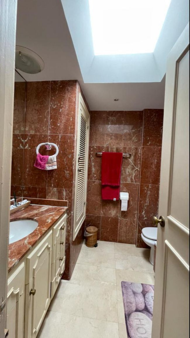 Delvis frittstående hus til salgs i Villacana, Estepona Øst