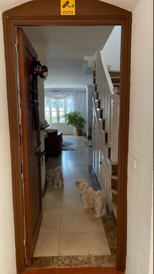 Delvis frittstående hus til salgs i Villacana, Estepona Øst