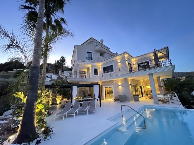 Villa zu verkaufen in Elviria, Marbella Ost