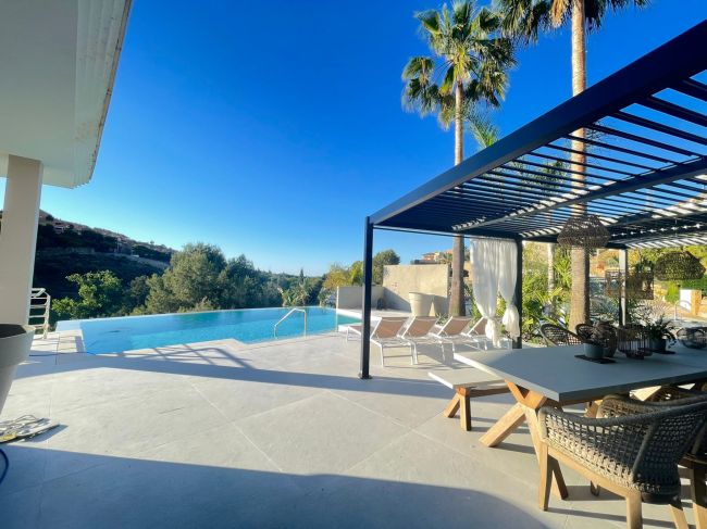 Villa til salgs i Elviria, Marbella Øst