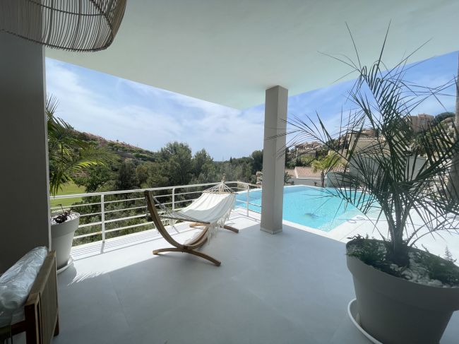 Villa til salgs i Elviria, Marbella Øst