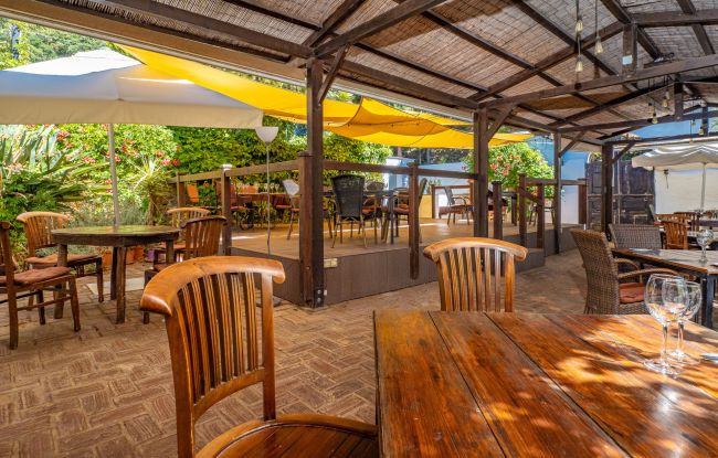 Sjarmerende og pittoresk landsted med svømmebasseng, som ligger nær landsbyen Casares.