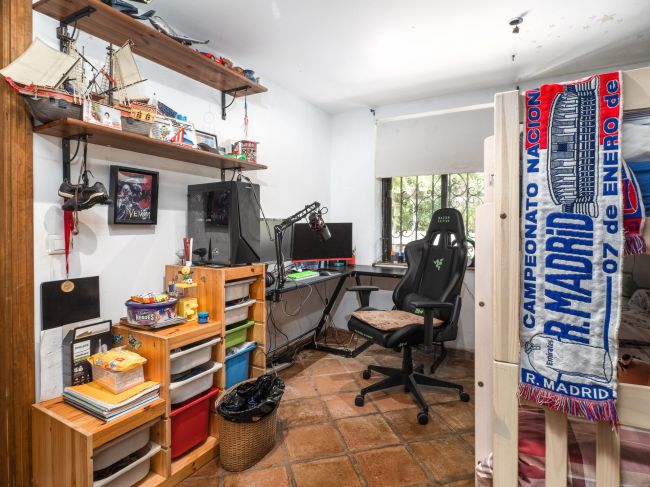 Sjarmerende og pittoresk landsted med svømmebasseng, som ligger nær landsbyen Casares.