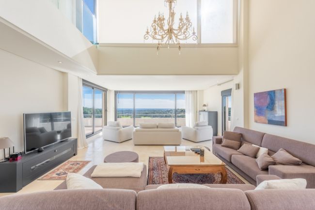 Villa til salgs i La Reserva, Sotogrande