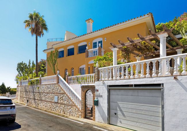 Villa zu verkaufen in Torremuelle, Benalmadena