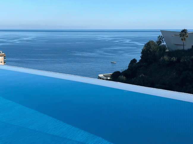 STUNNING SEA VIEW, walking distance to the beach