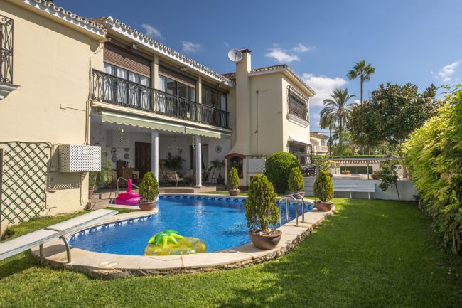 Haus zu verkaufen in Valdeolletas, Marbella Town