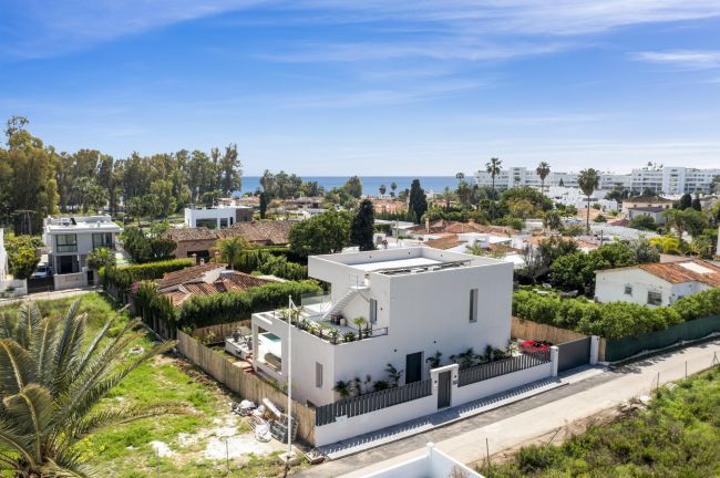 Villa til salgs i Linda Vista Baja, San Pedro de Alcantara