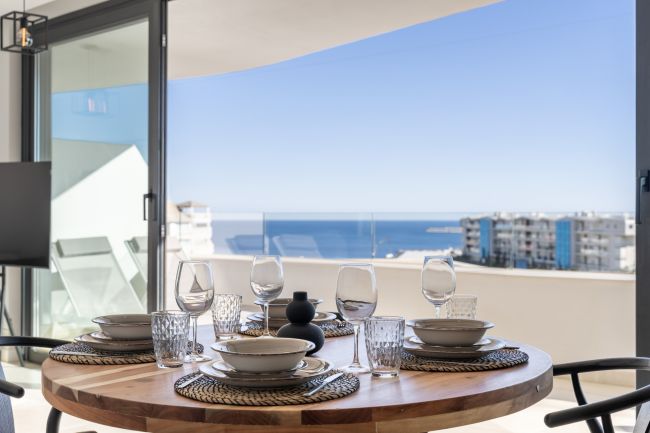 Luxuriöses Neubau-Apartment mit Meerblick in El Higueron, Fuengirola