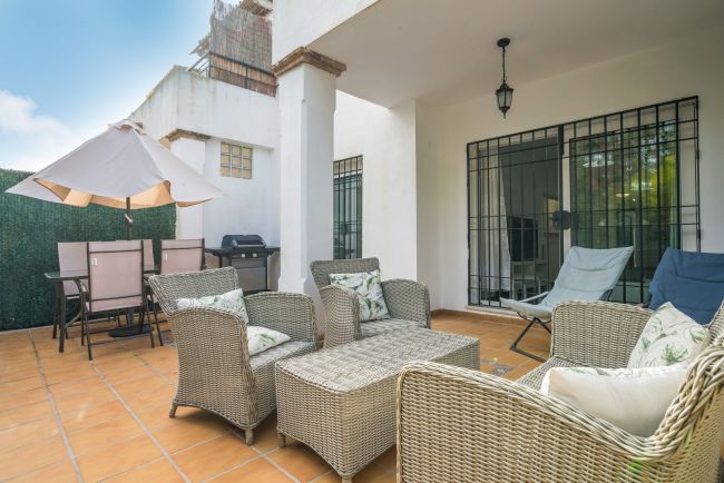 Erdgeschosswohnung zu verkaufen in Señorio de Gonzaga, Nueva Andalucia