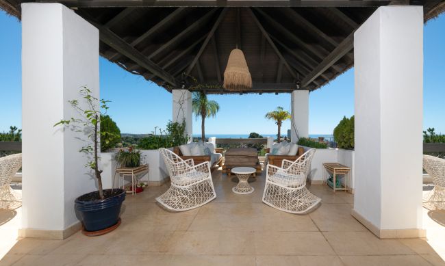 Luxuriöses Penthouse am Golfplatz in Rio Real Golf, Marbella Ost