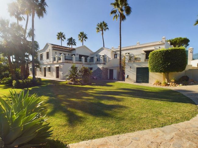 Villa im Verkauf in El Padron, Estepona