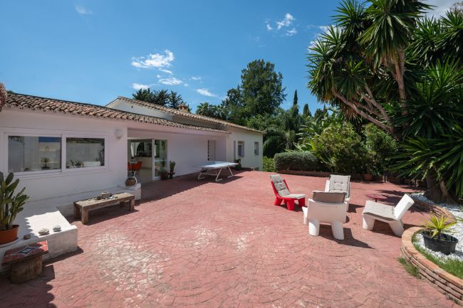 Villa for salg i La Carolina, Marbella