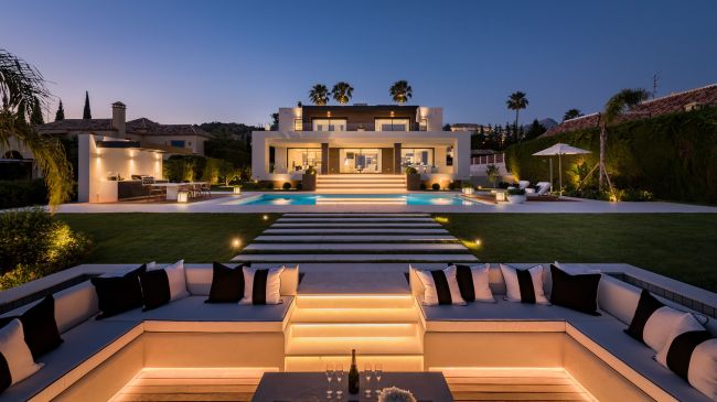 Villa for korttidsleie i Los Naranjos Golf, Nueva Andalucia