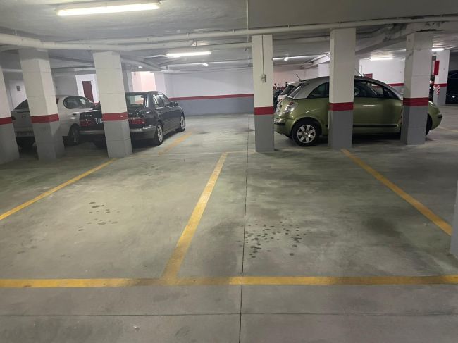 Private Garage zum Verkauf am Paseo Marítimo von Estepona!