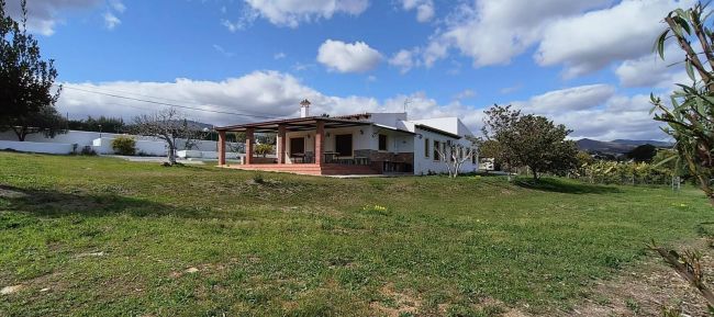 Vacker, stor finca / villa med fantastisk havsutsikt