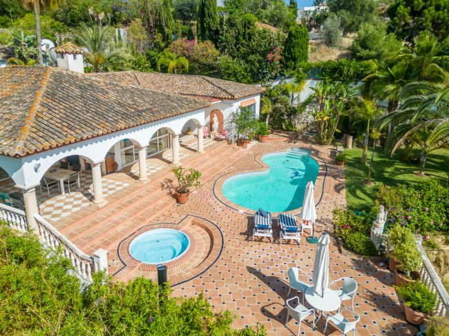 Villa till salu i El Rosario, Marbella Öst