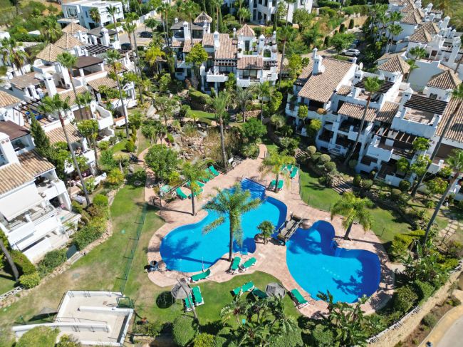Reihenhaus zu verkaufen in Mirador del Paraiso, Benahavis