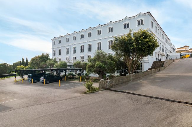 Hotel zu verkaufen in San Roque Club