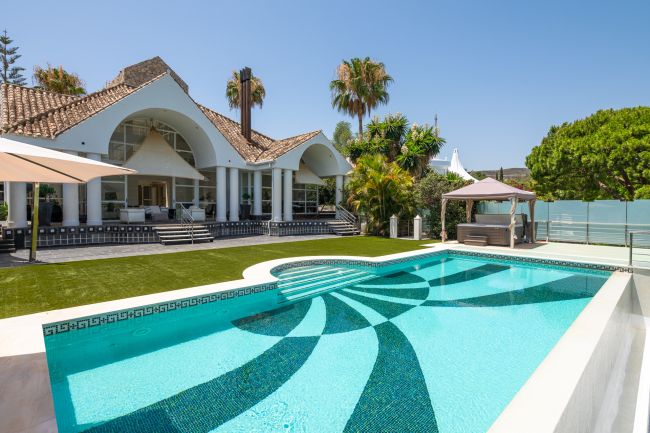 Architectural Masterpiece Villa Front Line Aloha Golf