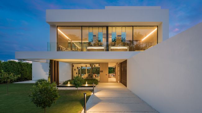 EXQUISITE CONTEMPORARY - VILLA ZERO - IN MARBELLA'S PRESTIGIOUS GOLDEN MILE