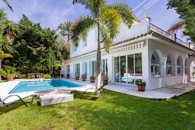 Villa till salu i Los Monteros, Marbella Öst
