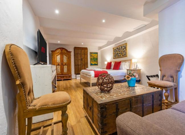 Fantastisk uavhengig Villa til salgs med Bed & Frokostlisens i Torremolinos