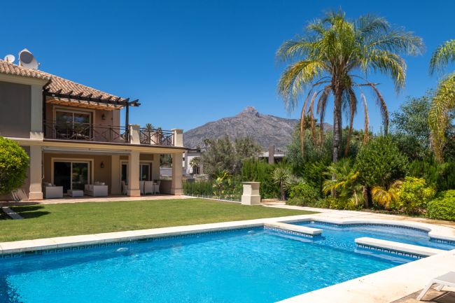 Exklusive, zeitgenössische Villa in bester Lage, Goldene Meile, Puerto Banús
