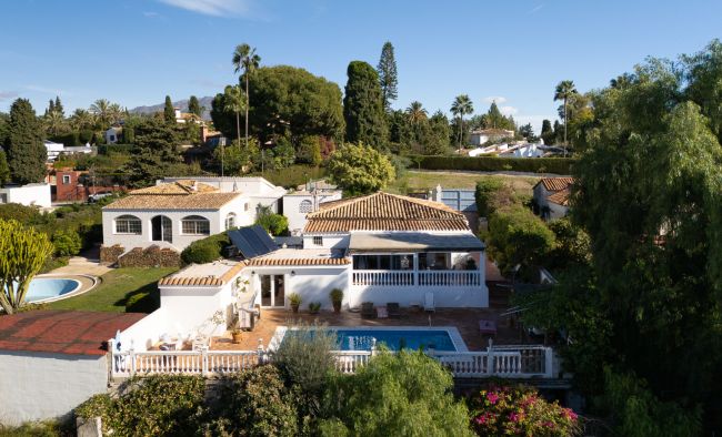 Charmante Villa mit Stil und erstklassiger Lage im Valle del Sol, Guadalmina Alta