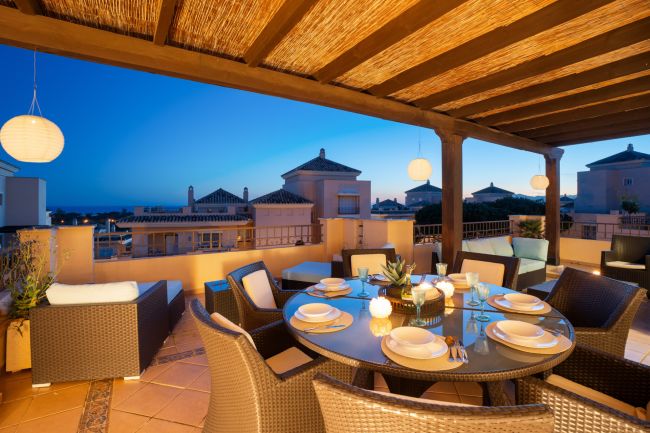 Luksuriøs Duplex Penthouse i Elviria med panorama 360° Terrasse og Prime Beliggenhet