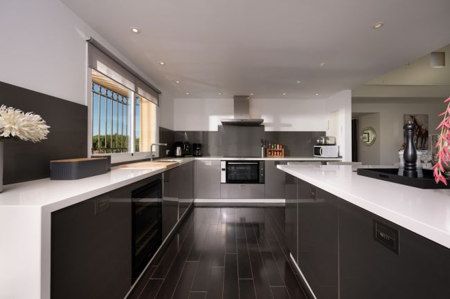 Luksuriøs Duplex Penthouse i Elviria med panorama 360° Terrasse og Prime Beliggenhet