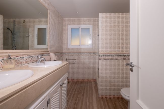 Luksuriøs Duplex Penthouse i Elviria med panorama 360° Terrasse og Prime Beliggenhet