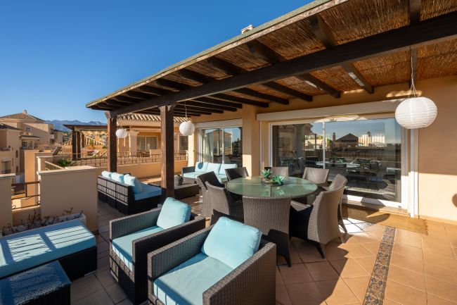 Luksuriøs Duplex Penthouse i Elviria med panorama 360° Terrasse og Prime Beliggenhet