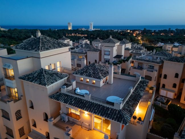 Luksuriøs Duplex Penthouse i Elviria med panorama 360° Terrasse og Prime Beliggenhet